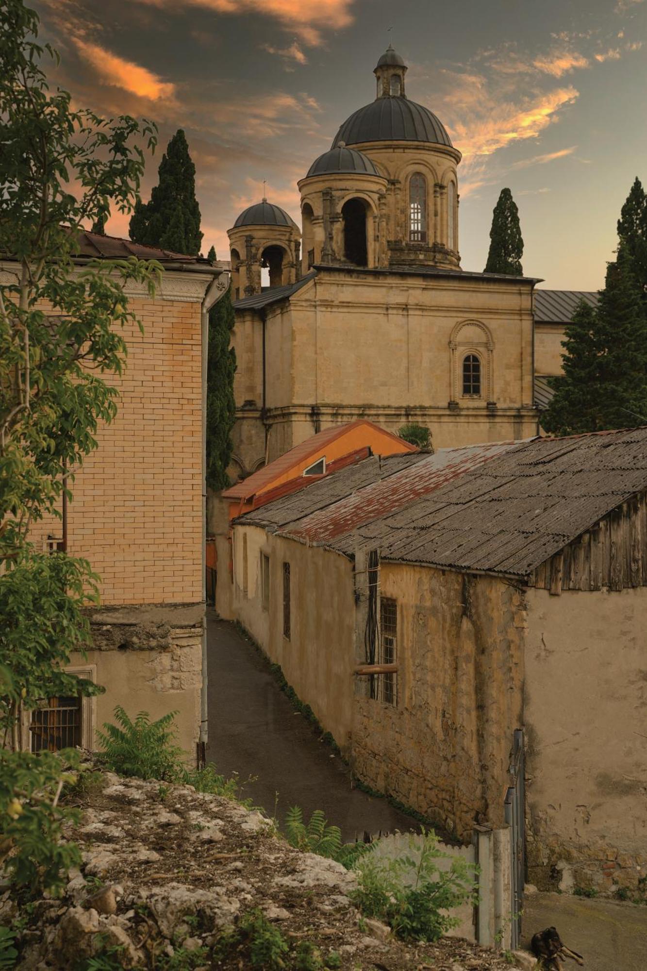 Dro Hotel Kutaisi Esterno foto