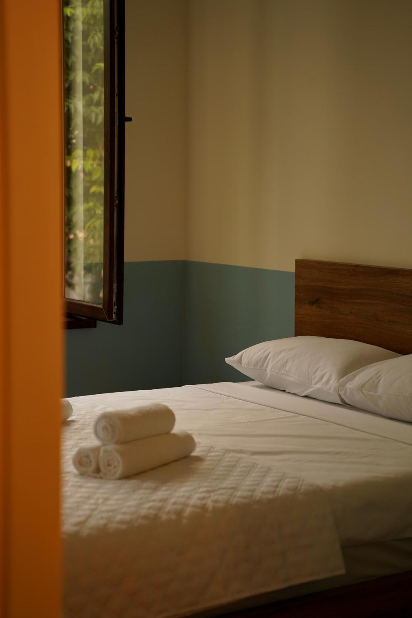 Dro Hotel Kutaisi Esterno foto