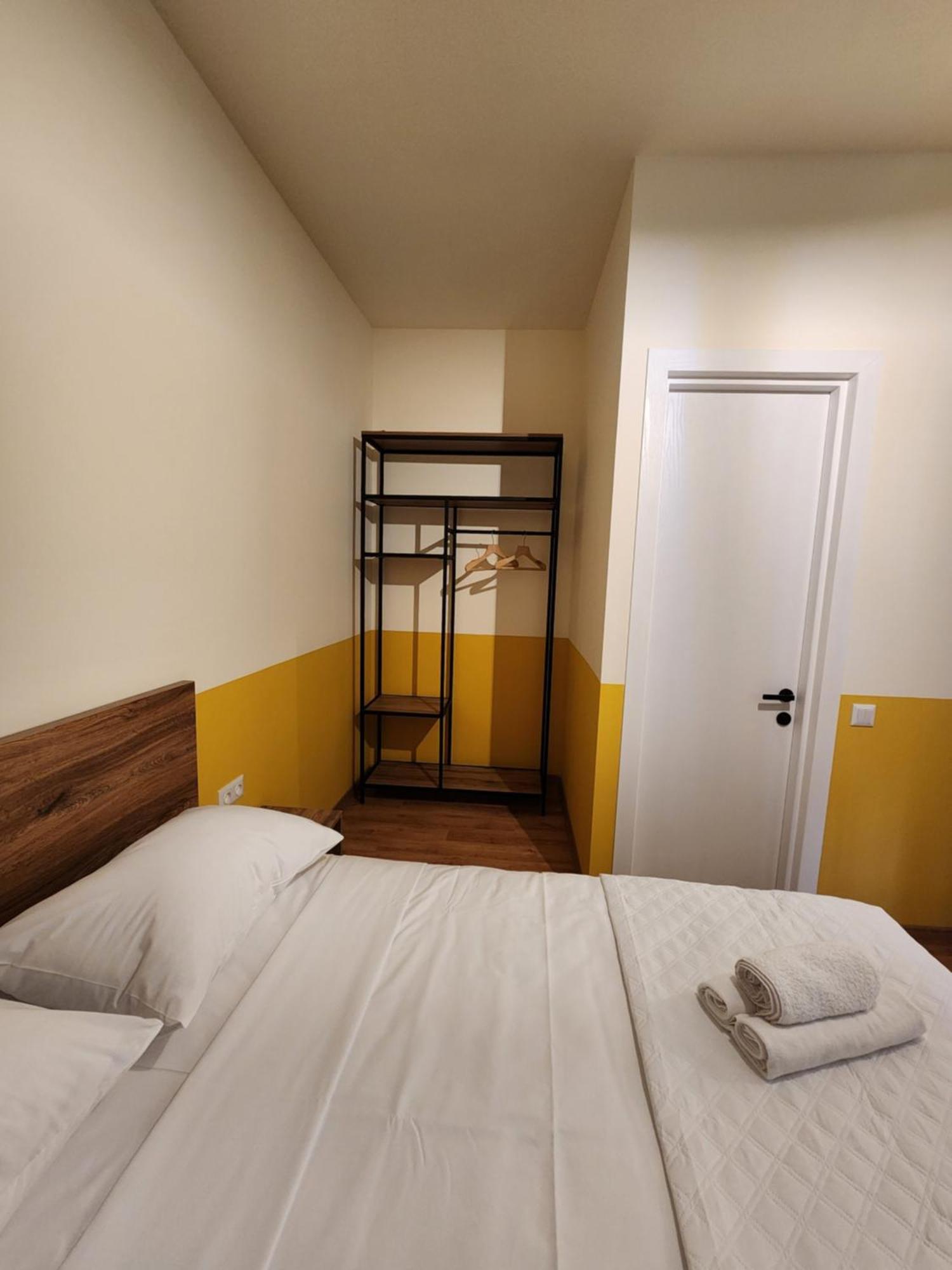 Dro Hotel Kutaisi Esterno foto