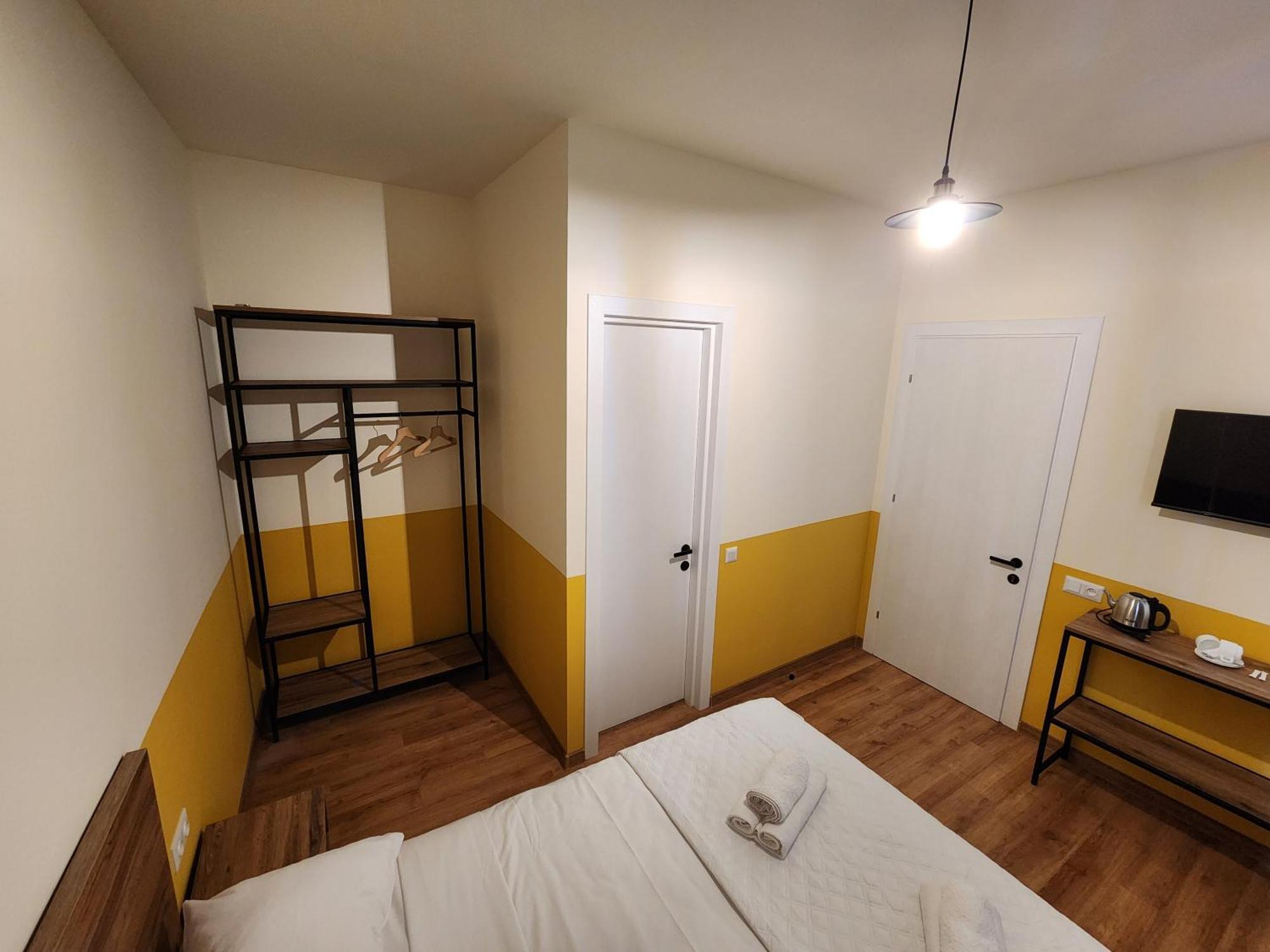 Dro Hotel Kutaisi Esterno foto