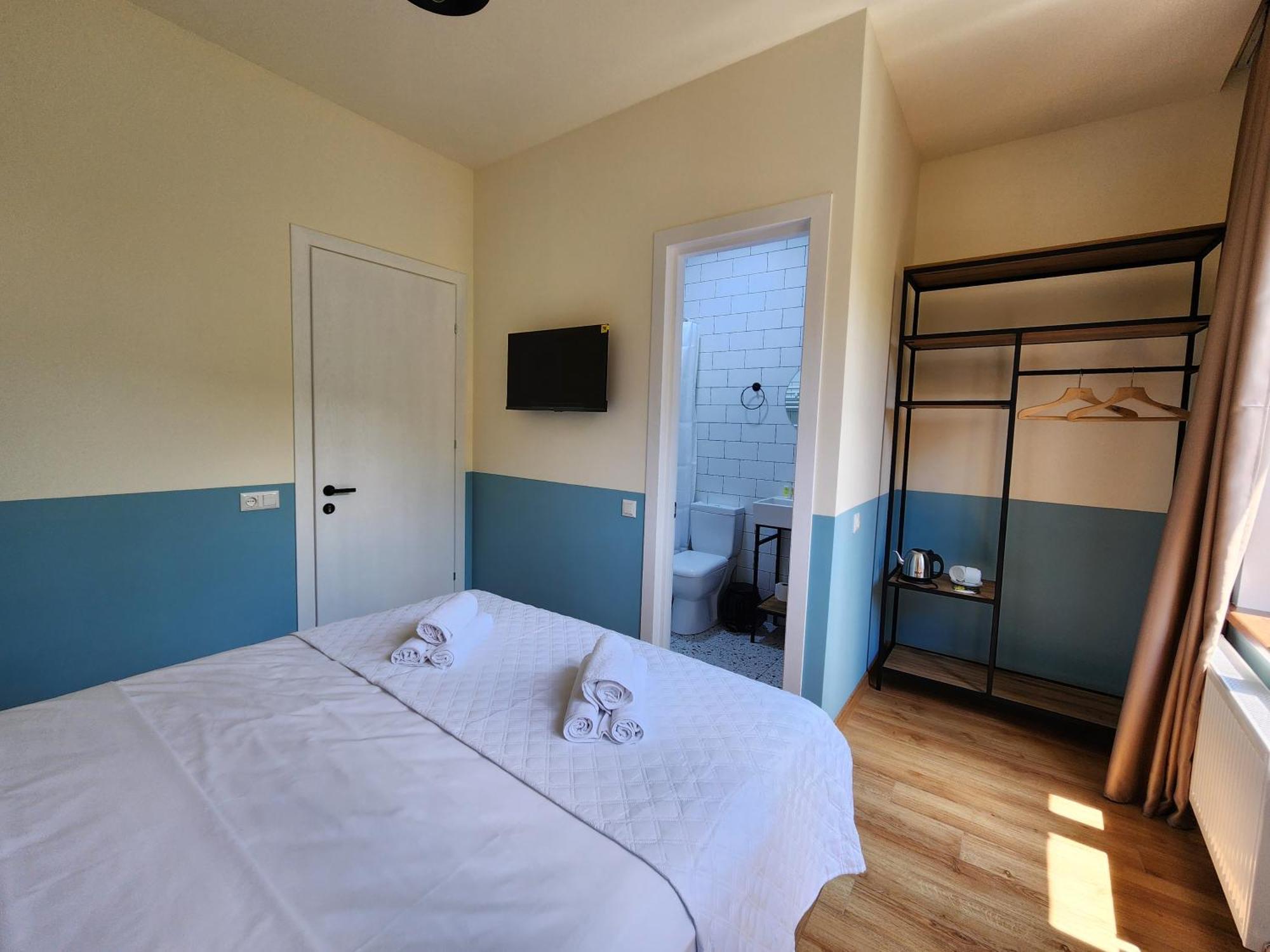 Dro Hotel Kutaisi Esterno foto