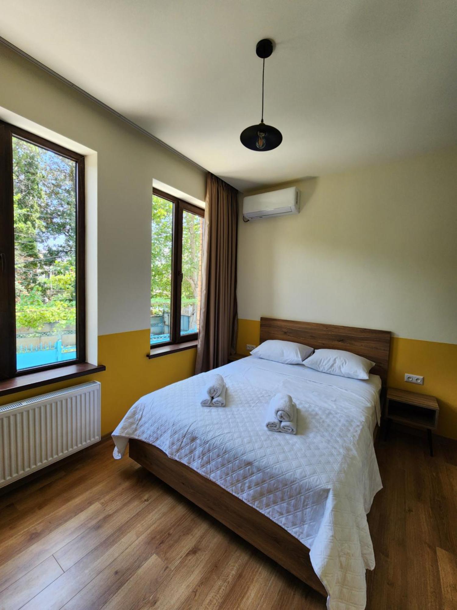 Dro Hotel Kutaisi Esterno foto